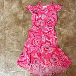 GIRLS BRAND NEW SET! Size M(7-8). Top with skirt.